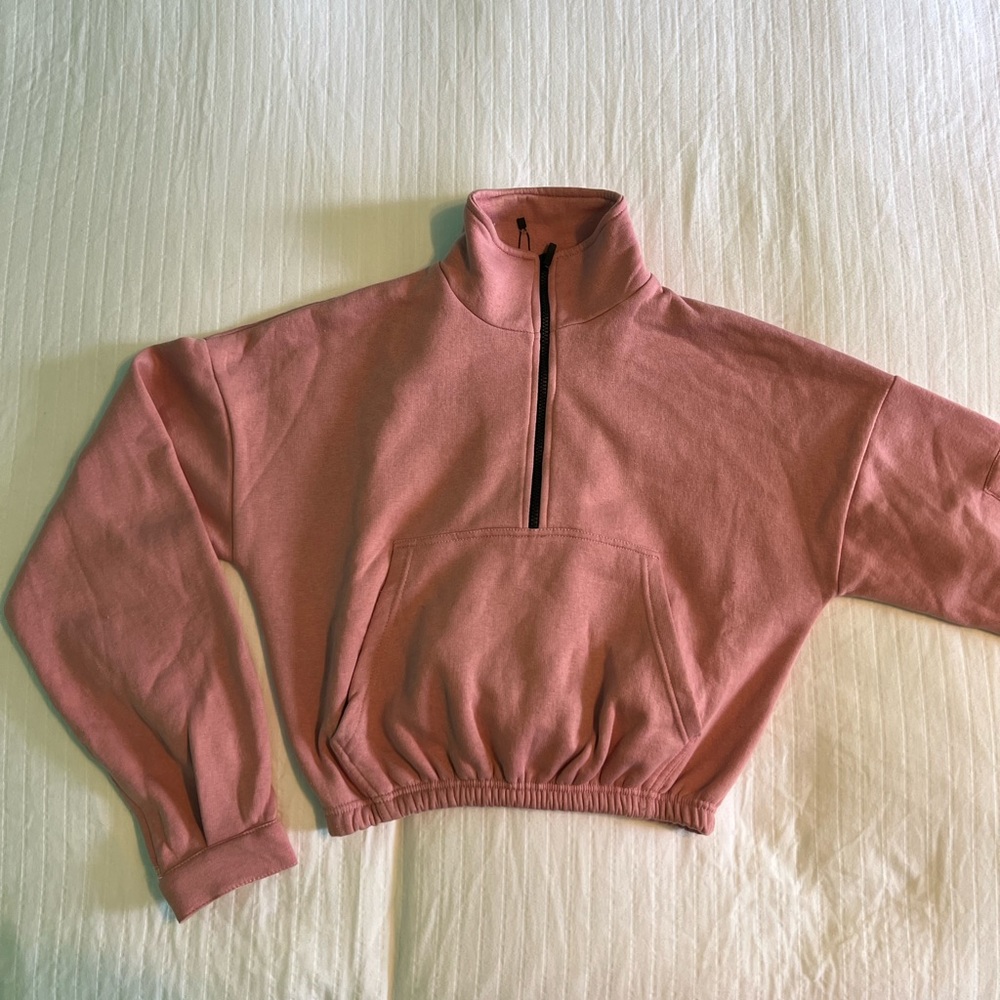 Pretty Little things crop pink, half zip
